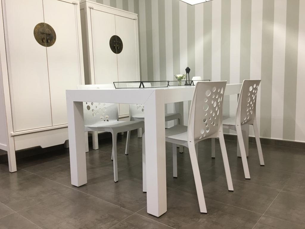 White Table - dlz1766461315742