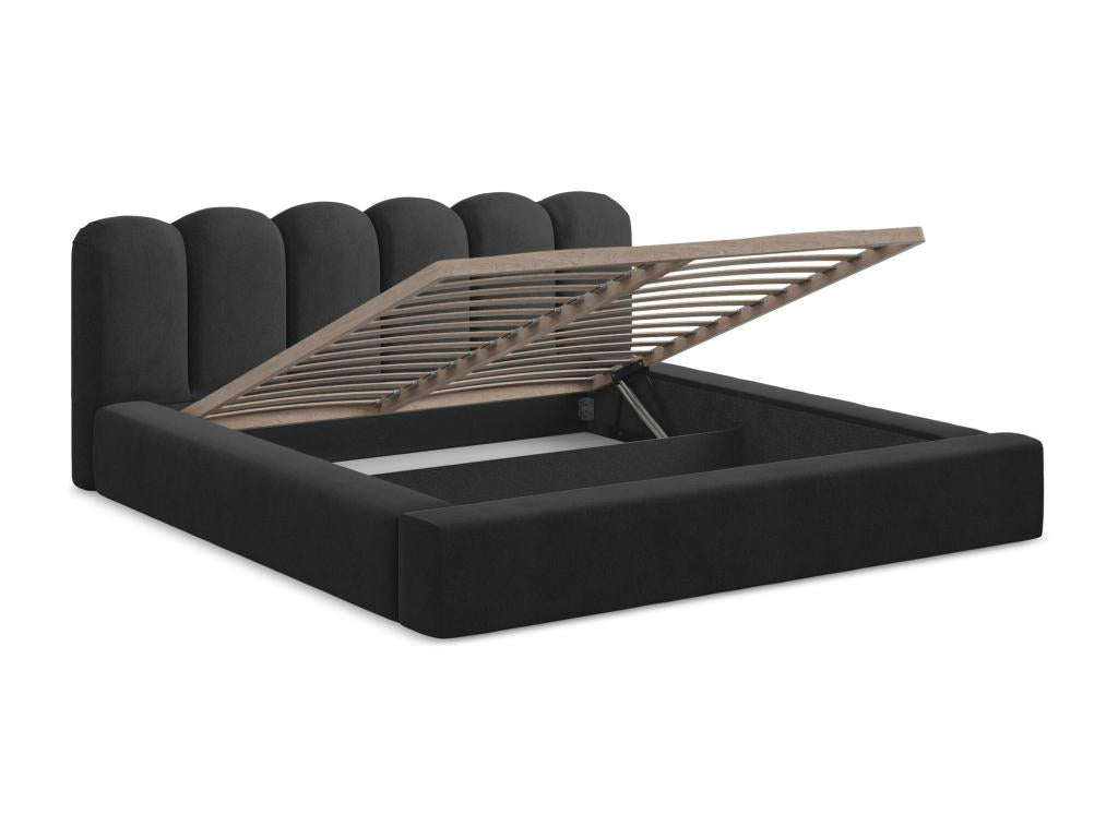 Black Bed, 220 x 238 cm